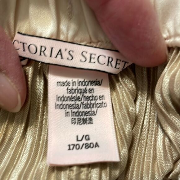 Victoria’s Secret Gold Sleep Shorts, Sexy, sparkly, Large - Picture 3 of 4
